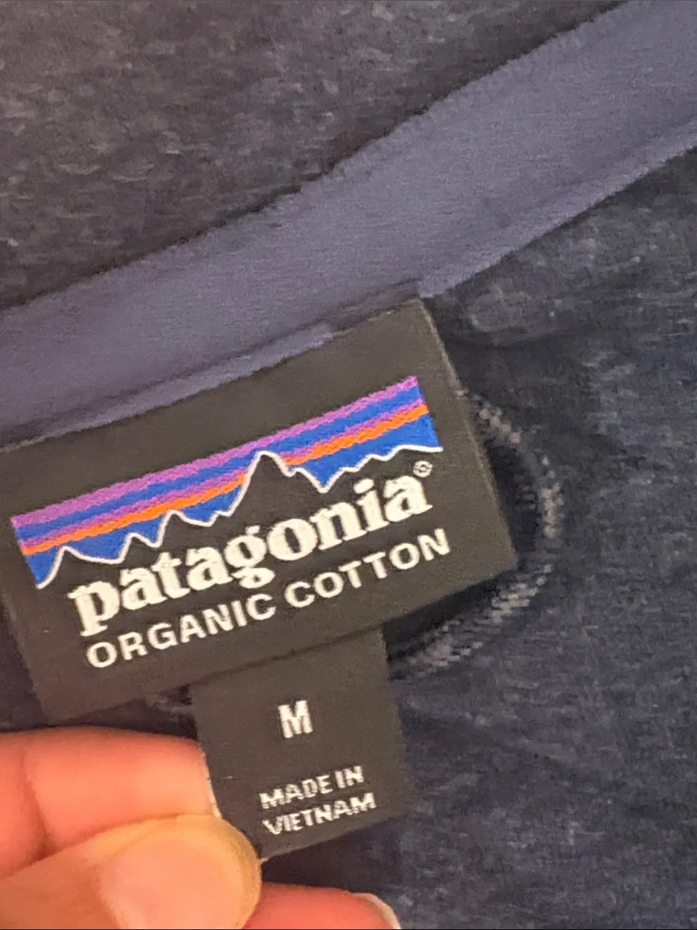 PATAGONIA AND VINEYARD VINE BOYS LONG SLEEVES S-M!